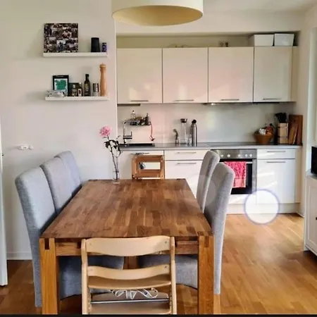 Kinderfreundliche Neubauwohnung Am Hagenbecks Tierpark Mit Balkon Und Spielplatz